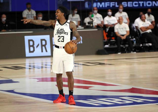 面对来自其 面对来自其